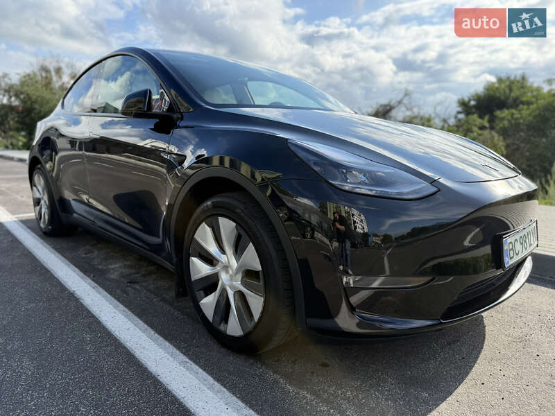 Позашляховик / Кросовер Tesla Model Y 2021 в Львові