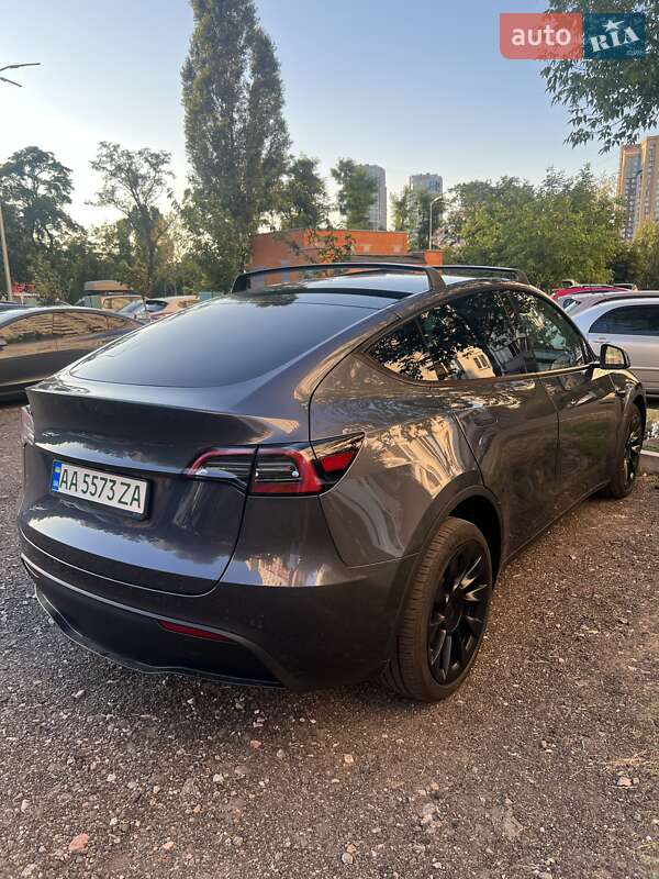 Внедорожник / Кроссовер Tesla Model Y 2023 в Киеве
