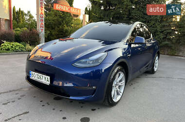 Внедорожник / Кроссовер Tesla Model Y 2024 в 