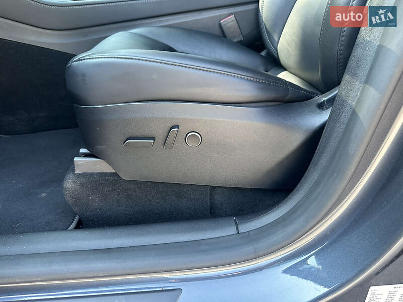 Внедорожник / Кроссовер Tesla Model Y 2023 в Киеве