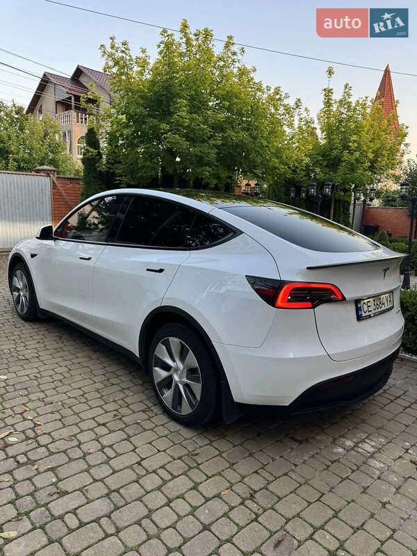 Позашляховик / Кросовер Tesla Model Y 2022 в Чернівцях