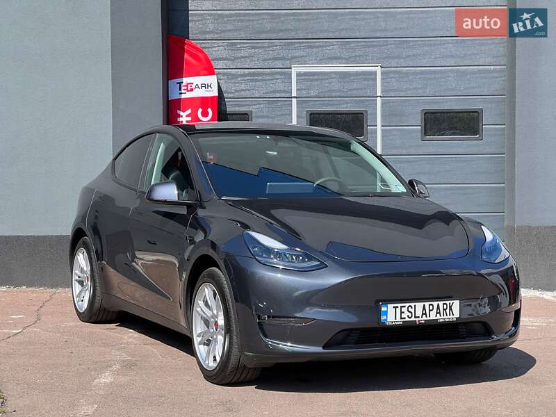Позашляховик / Кросовер Tesla Model Y 2024 в Києві