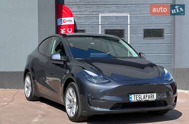 Позашляховик / Кросовер Tesla Model Y 2024 в 