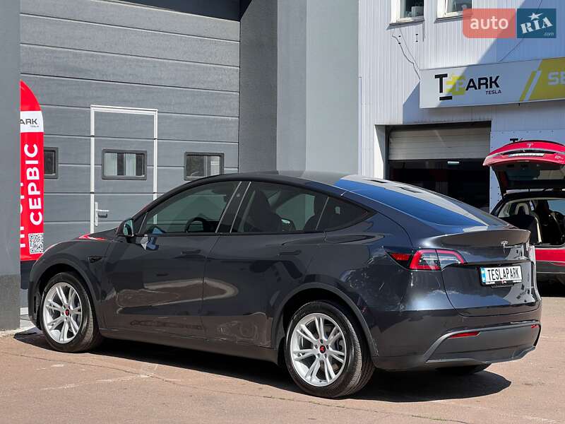 Позашляховик / Кросовер Tesla Model Y 2024 в Києві