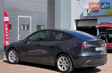 Позашляховик / Кросовер Tesla Model Y 2024 в 