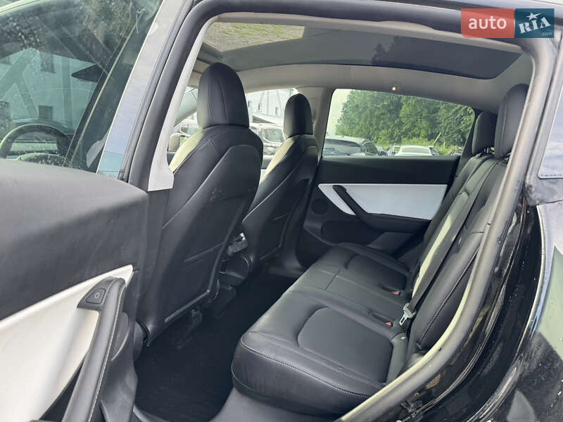 Внедорожник / Кроссовер Tesla Model Y 2022 в Ровно