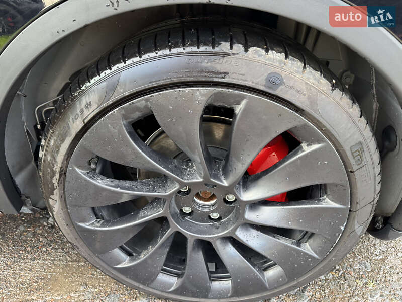 Внедорожник / Кроссовер Tesla Model Y 2022 в Ровно