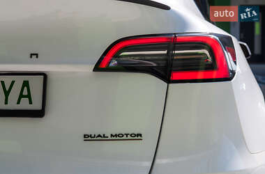 Позашляховик / Кросовер Tesla Model Y 2020 в 