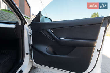 Позашляховик / Кросовер Tesla Model Y 2020 в 