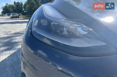 Позашляховик / Кросовер Tesla Model Y 2021 в 