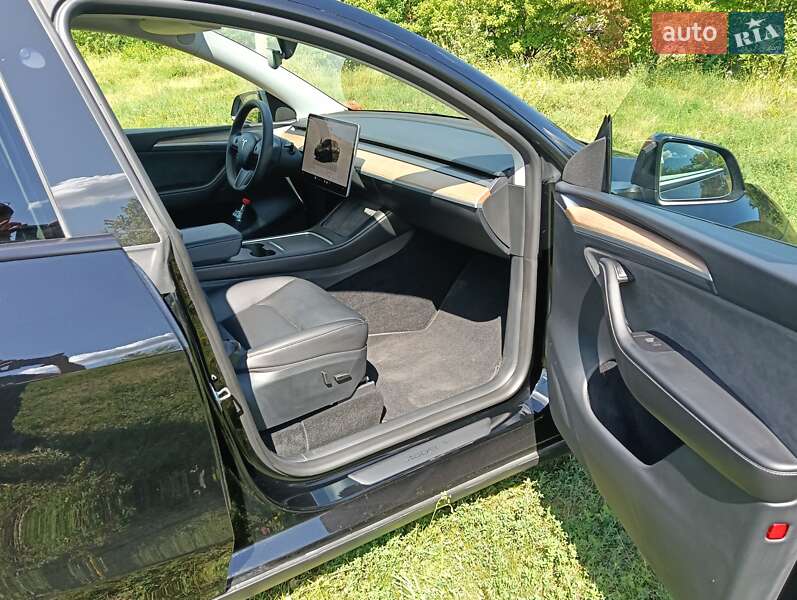 Внедорожник / Кроссовер Tesla Model Y 2023 в Сквире