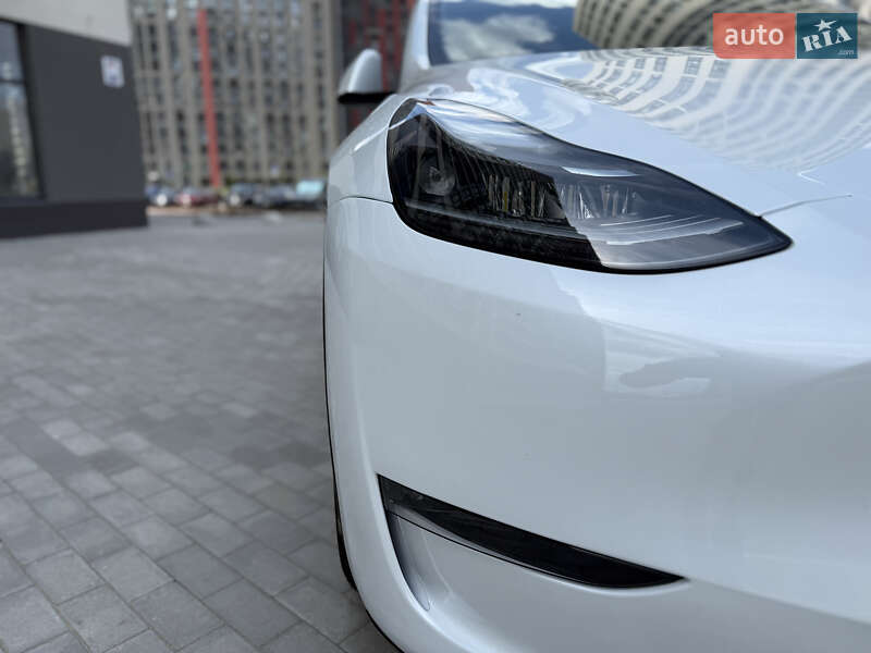 Позашляховик / Кросовер Tesla Model Y 2024 в Києві