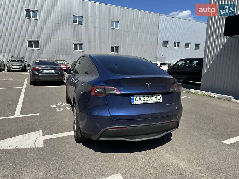 Внедорожник / Кроссовер Tesla Model Y 2024 в Киеве