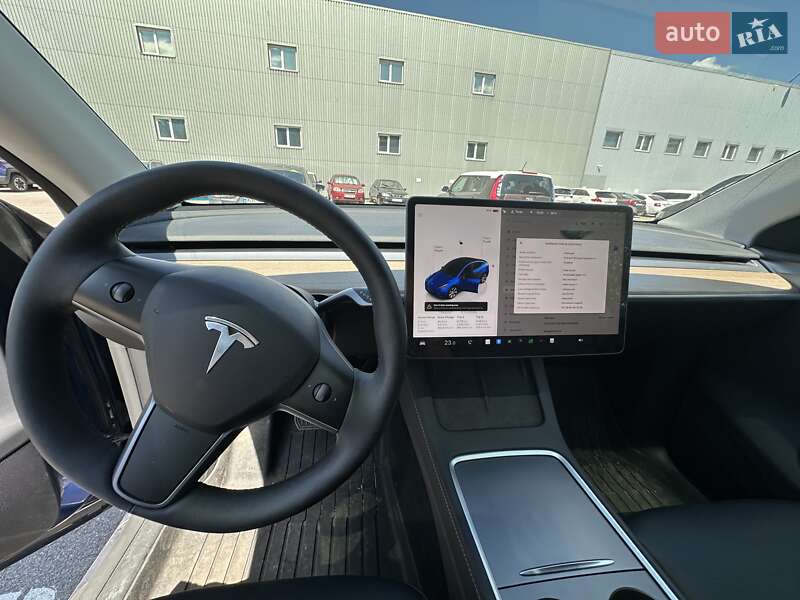 Внедорожник / Кроссовер Tesla Model Y 2024 в Киеве