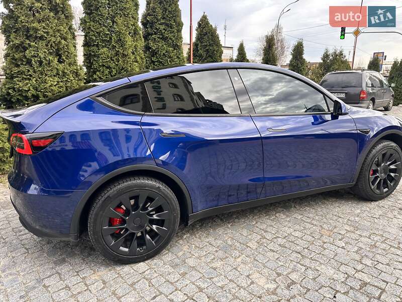 Позашляховик / Кросовер Tesla Model Y 2021 в Харкові
