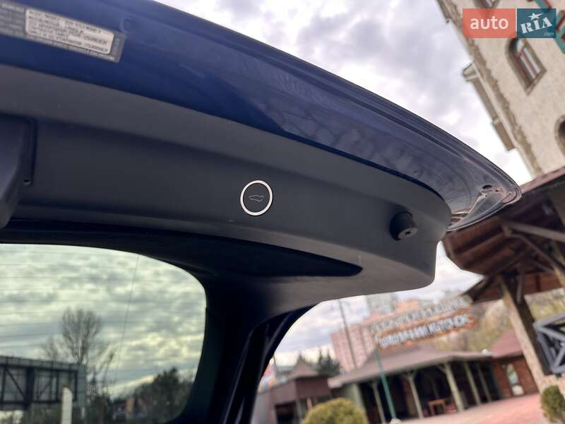Позашляховик / Кросовер Tesla Model Y 2021 в Харкові