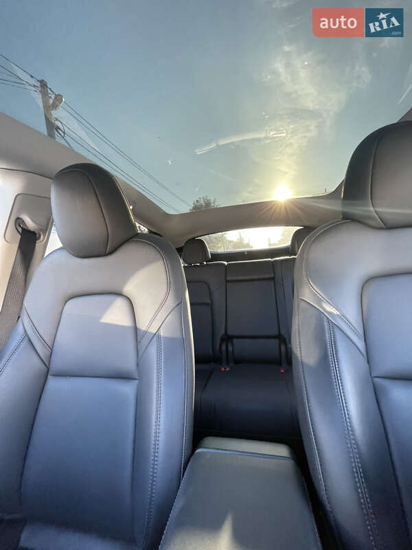 Внедорожник / Кроссовер Tesla Model Y 2023 в Львове