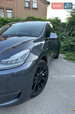 Внедорожник / Кроссовер Tesla Model Y 2021 в 