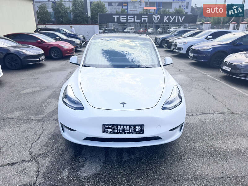 Tesla Model Y 2023