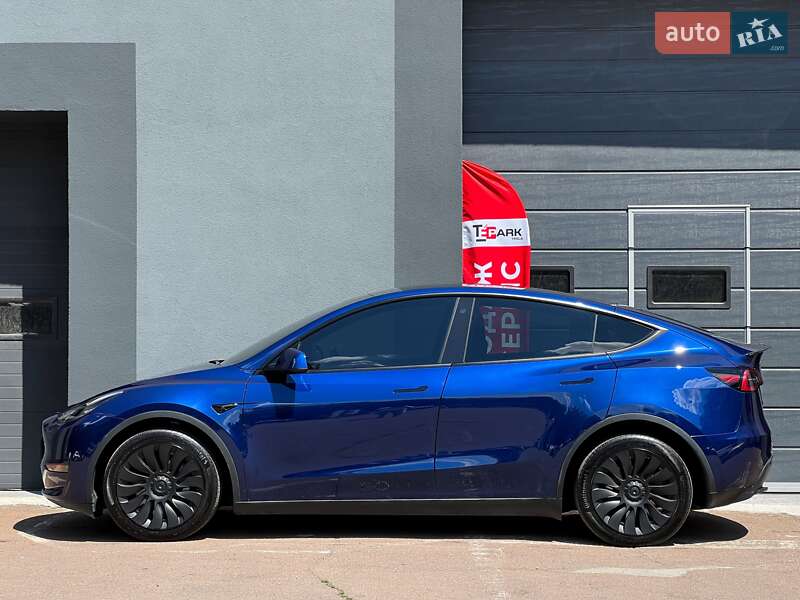 Внедорожник / Кроссовер Tesla Model Y 2023 в Киеве