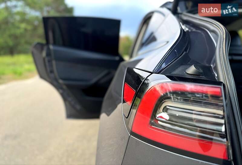 Позашляховик / Кросовер Tesla Model Y 2023 в Харкові