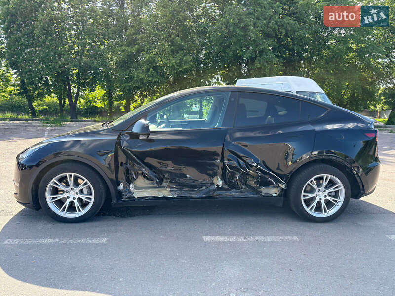 Позашляховик / Кросовер Tesla Model Y 2022 в Рівному