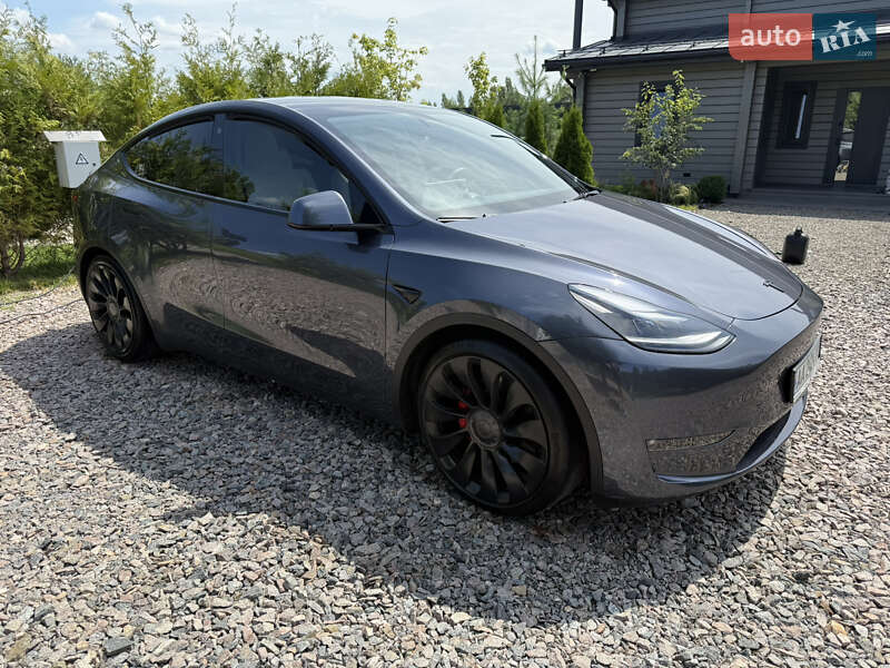 Позашляховик / Кросовер Tesla Model Y 2022 в Києві