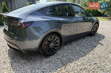 Внедорожник / Кроссовер Tesla Model Y 2022 в Киеве