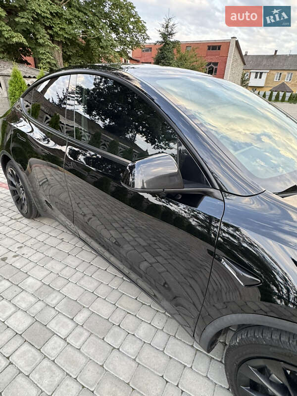Внедорожник / Кроссовер Tesla Model Y 2021 в Ивано-Франково