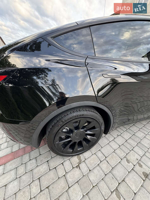 Внедорожник / Кроссовер Tesla Model Y 2021 в Ивано-Франково