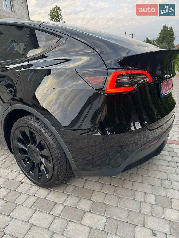 Внедорожник / Кроссовер Tesla Model Y 2021 в Ивано-Франково
