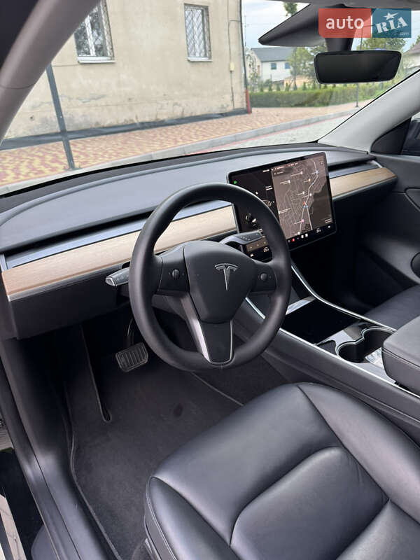 Внедорожник / Кроссовер Tesla Model Y 2021 в Ивано-Франково