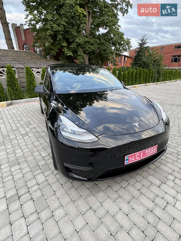Внедорожник / Кроссовер Tesla Model Y 2021 в Ивано-Франково