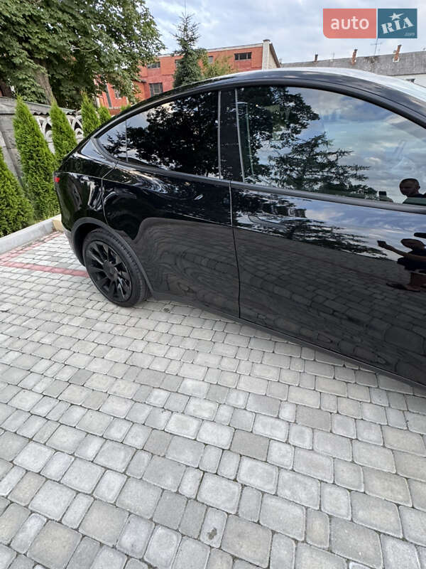 Внедорожник / Кроссовер Tesla Model Y 2021 в Ивано-Франково