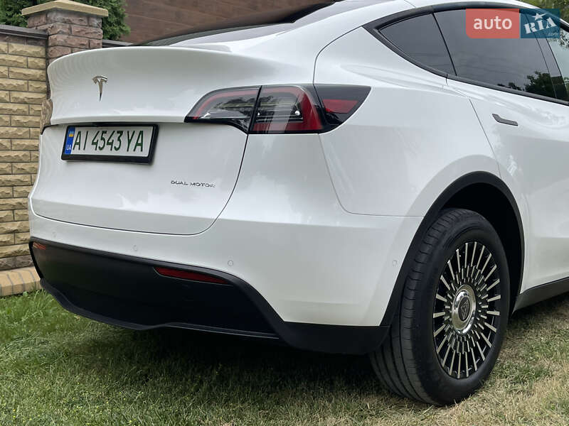 Внедорожник / Кроссовер Tesla Model Y 2021 в Киеве