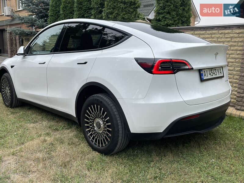 Внедорожник / Кроссовер Tesla Model Y 2021 в Киеве
