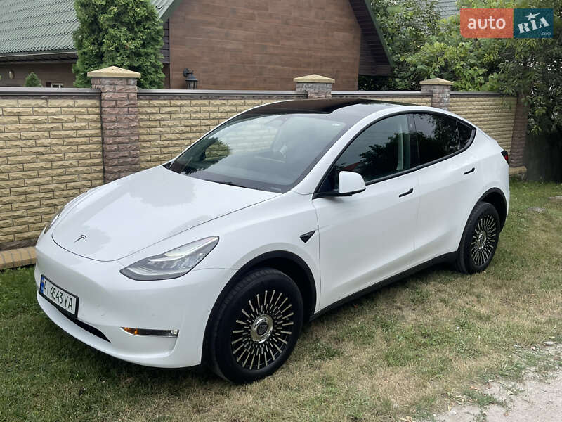 Внедорожник / Кроссовер Tesla Model Y 2021 в 