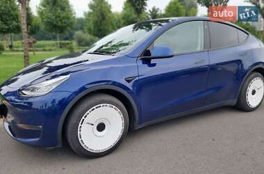 Внедорожник / Кроссовер Tesla Model Y 2021 в Киеве
