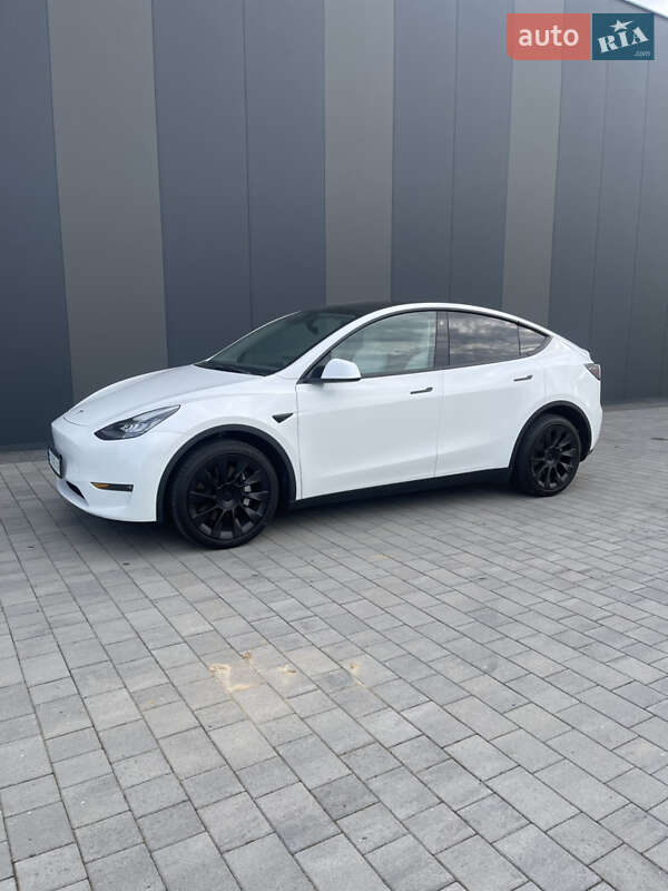 Tesla Model Y 2022