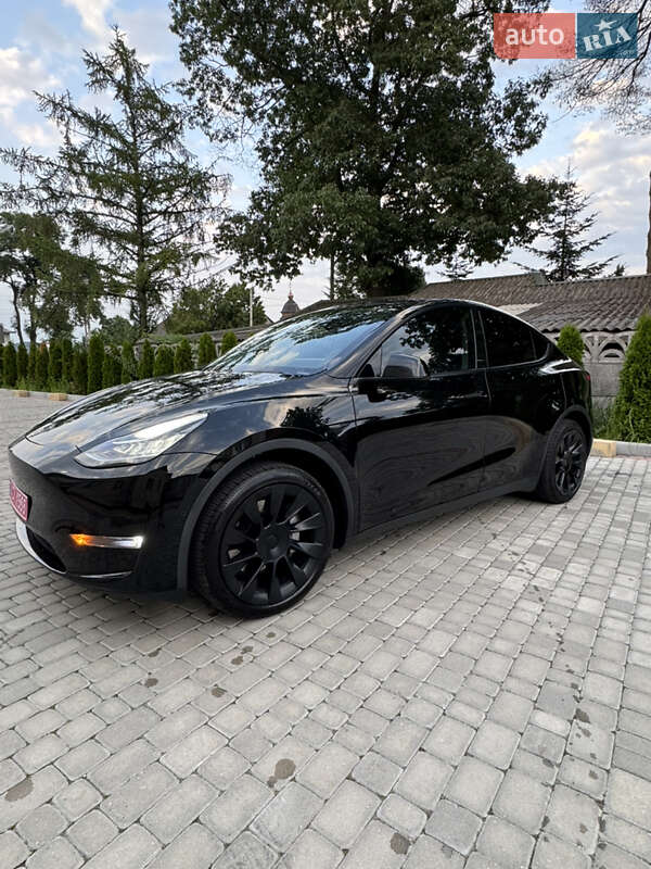 Внедорожник / Кроссовер Tesla Model Y 2021 в 