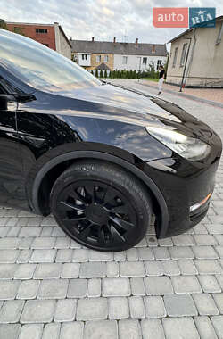 Внедорожник / Кроссовер Tesla Model Y 2021 в 