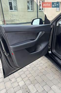 Внедорожник / Кроссовер Tesla Model Y 2021 в 