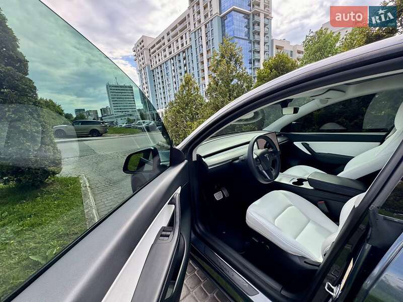 Внедорожник / Кроссовер Tesla Model Y 2022 в Львове