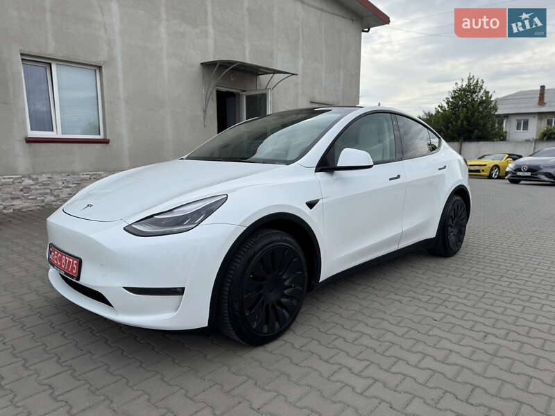 Tesla Model Y 2021