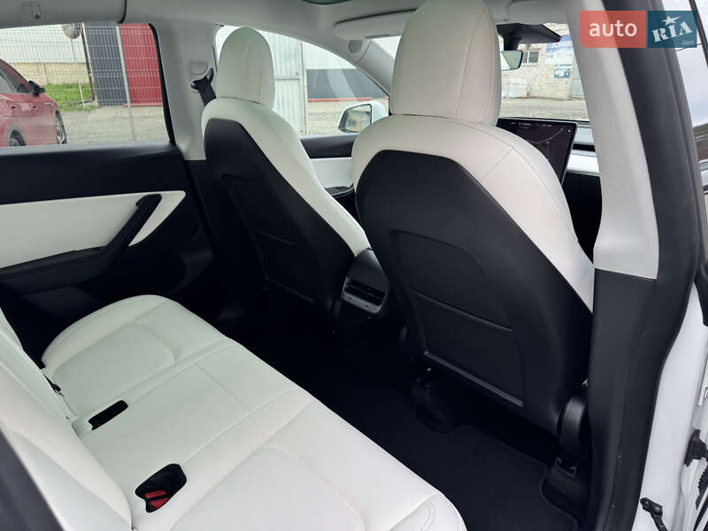 Внедорожник / Кроссовер Tesla Model Y 2021 в Луцке