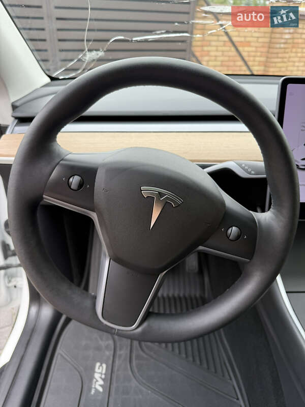 Внедорожник / Кроссовер Tesla Model Y 2020 в Львове