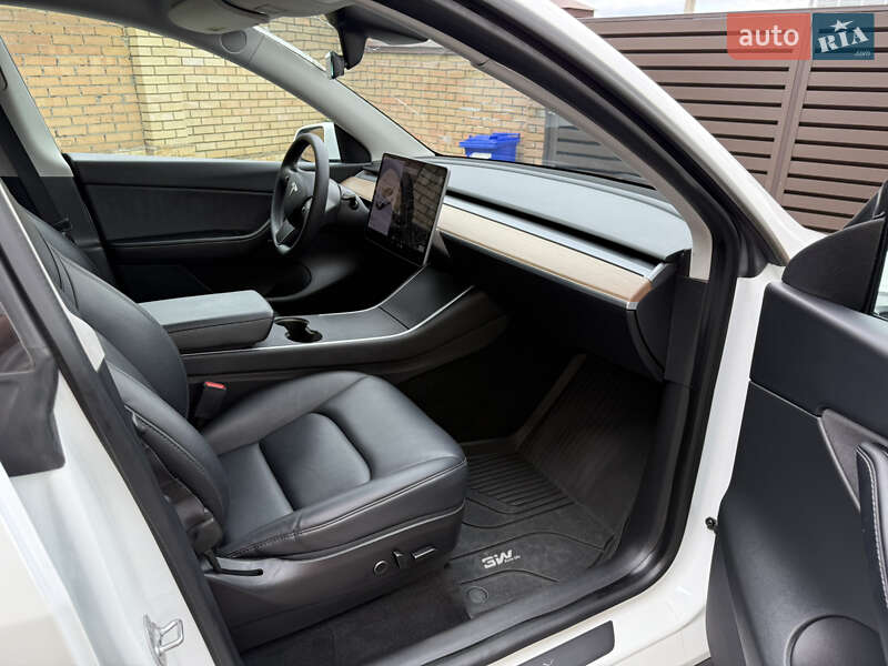 Внедорожник / Кроссовер Tesla Model Y 2020 в Львове