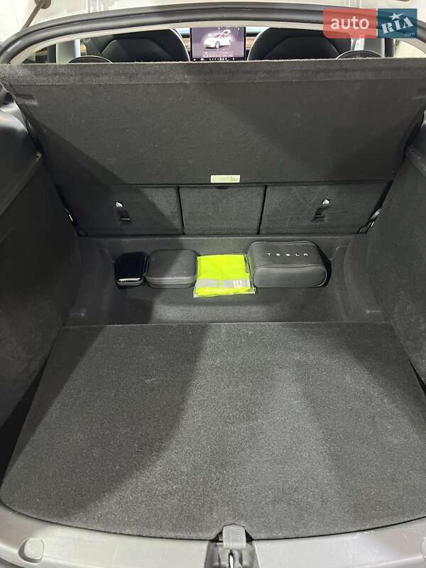 Внедорожник / Кроссовер Tesla Model Y 2023 в Житомире