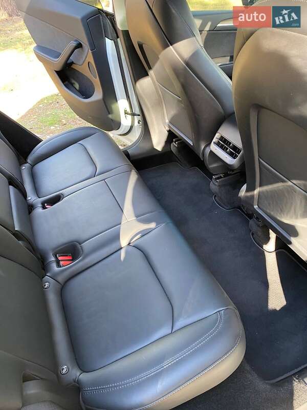 Внедорожник / Кроссовер Tesla Model Y 2023 в Житомире