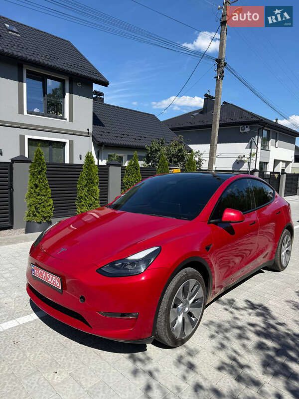 Внедорожник / Кроссовер Tesla Model Y 2023 в Львове